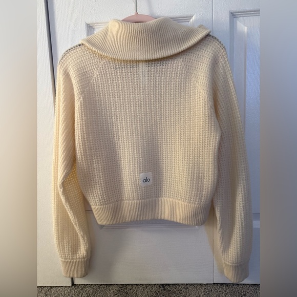 Alo Yoga Cashmere Plush Waffle 1/4 Zip Pullover - Picture 7 of 10